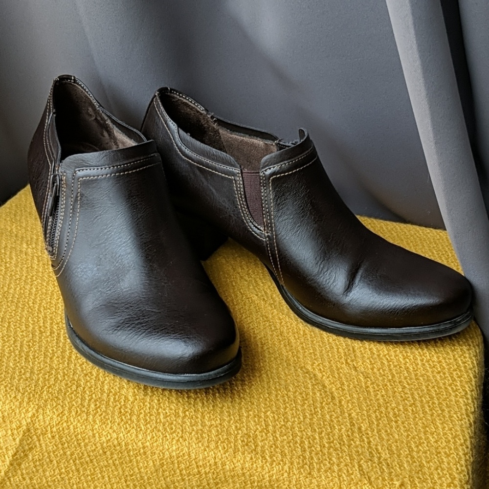 Natural Soul Brown Heeled Bootie